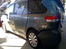 2011 TOYOTA SIENNA, GRAY, XLE MODEL, 3.5L, AWD,    Z26528